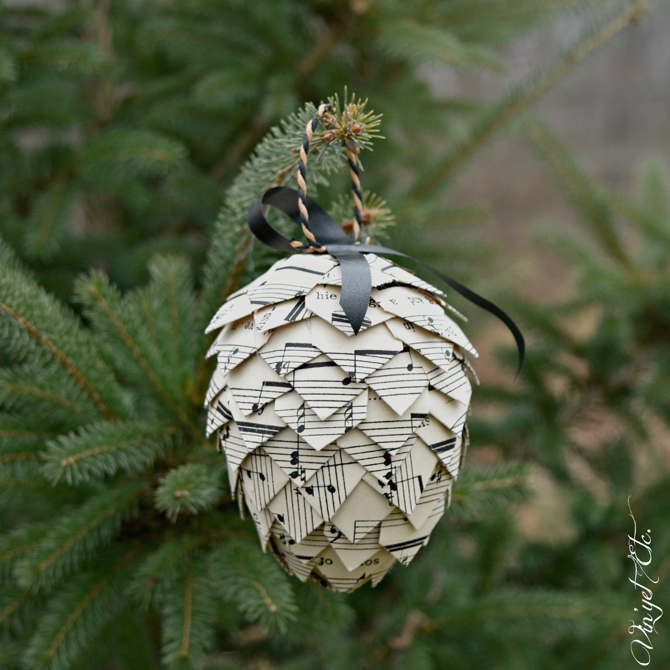 34 Pine Cone Crafts - DIY Christmas Decorations & Ornament Ideas