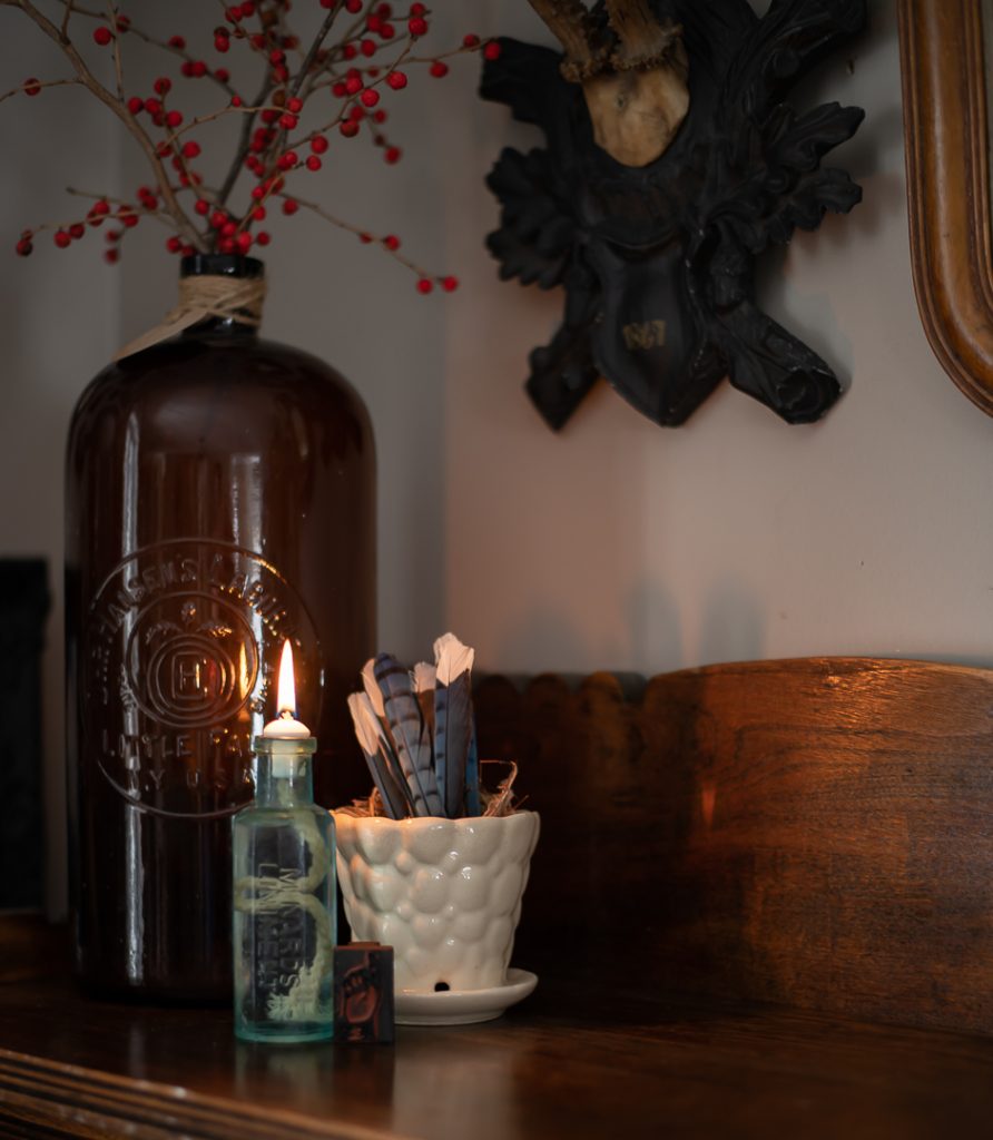 DIY Oil Lantern With Vintage Bottles 